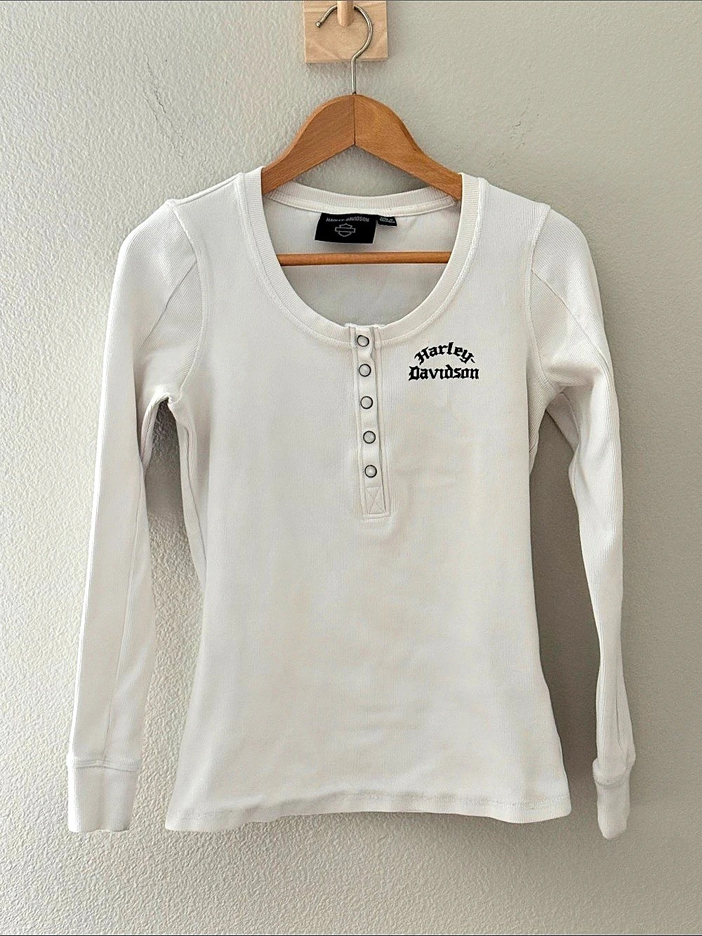Harley-Davidson Long Sleeve Henley in White Size Medium Biker Edgy Button Down